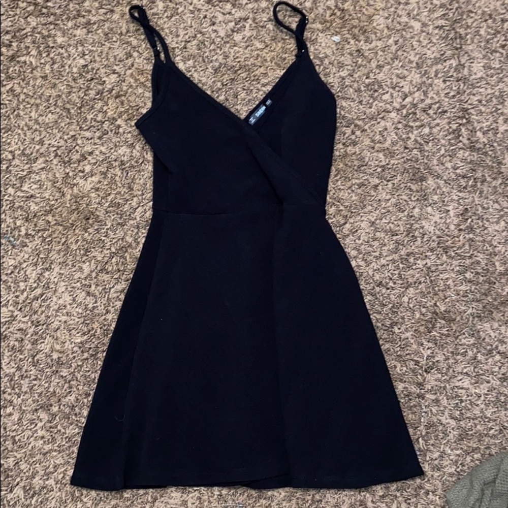 Black v neck dress